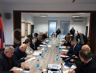 ПОЧЕЛА ВАНРЕДНА СЈЕДНИЦА ПРЕДСЈЕДНИШТВА БОРС-а, ПРИСУСТВУЈУ МИНИЋ И ДОДИК