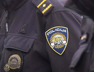 УХАПШЕН ОСУМЊИЧЕНИ ДА ЈЕ ПРИЈЕТИО РЕДАКЦИЈИ "НОВОСTИ"