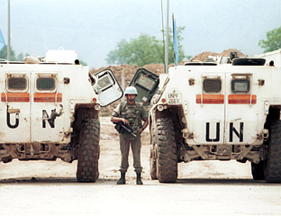 ФРАНЦУЗИ СМИЈЕНИЛИ ГЕНЕРАЛА КОЈИ СЕ ПРОТИВИО ЕГЗОДУСУ СРБА