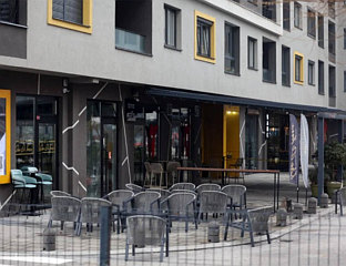 УХАПШЕН ЗБОГ ВИШЕ РАЗБОЈНИШТАВА, ПРОНАЂЕНА ДРОГА