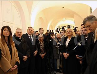 ПЛЕНКОВИЋ СТИГАО У БАЊАЛУКУ, ДОЧЕКАЛИ ГА ЗВАНИЧНИЦИ СРПСКЕ