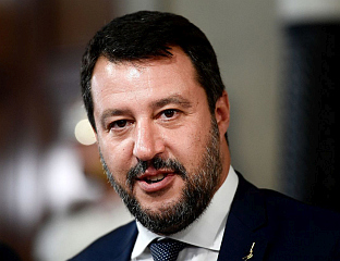 САЛВИНИ: БРИСЕЛ СЕ ИГРА ВАТРОМ