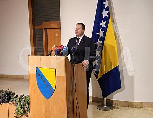 ДЕЛЕГАТИ ОПОЗИЦИЈЕ ИЗ СРПСКЕ ПОДРЖАЛИ ДАВАЊЕ ГРАНТА ФАКУЛТЕТУ ЕЈУПА ГАНИЋА