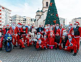 МОТО-МРАЗЕВИ ПОДИЈЕЛИЛИ ХИЉАДУ ПАКЕТИЋА