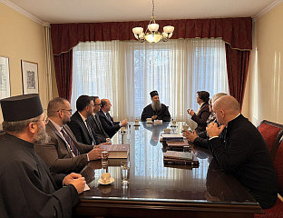 ПАТРИЈАРХ ПОРФИРИЈЕ СА ДЕЛЕГАЦИЈОМ УДРУЖЕЊА ЖЕНА ЖРТАВА РАТА