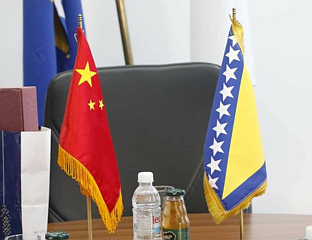 ЛИ: КИНА ПОДЈЕДНАКО РАЗВИЈА САРАДЊУ СА СВА ТРИ КОНСТИТУТИВНА НАРОДА