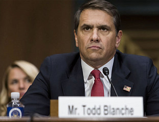 ОДЛУКА О УКЛАЊАЊЕ ФОТОГРАФИЈА О ЕПСТИНУ ДОНЕСЕНА ЗБОГ ЗАШТИТЕ ЖРТАВА