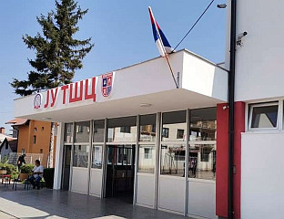 У ИНЦИДЕНТУ УЧЕСТВОВАЛА ДВА ПУНОЉЕТНА УЧЕНИКА НА КАПИЈИ ШКОЛЕ