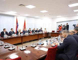 ПОЧЕО САСТАНАК ВЛАДАЈУЋЕ КОАЛИЦИЈЕ