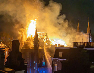 ПОЖАР У ЦРКВИ У АМСТЕРДАМУ