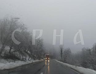 СНИЈЕГ ОТЕЖАВА САОБРАЋАЈ, ПОСЕБНО НА ПРЕВОЈИМА