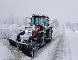 ЗА ДВА САТА НАПАДАЛО 15 ЦЕНТИМЕТАРА СНИЈЕГА, ЧИШЋЕЊЕ У ТОКУ