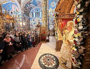 БОЖИЋНО ЈУТРО У САБОРНОМ ХРАМУ И ПОЗИВ НА МИР У ЉУДСКИМ СРЦИМА