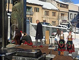 ПОЛОЖЕНИ ВИЈЕНЦИ ПОВОДОМ ДАНА РЕПУБЛИКЕ СРПСКЕ И ДАНА БОРЦА