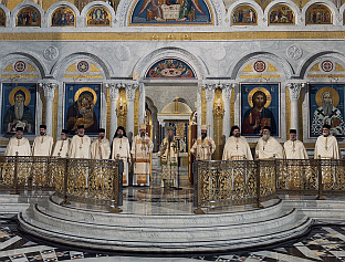 ПАТРИЈАРХ СЛУЖИО ЛИТУРГИЈУ У ХРАМУ СВЕТОГ САВЕ И УГОСТИО ВАТЕРПОЛИСТЕ