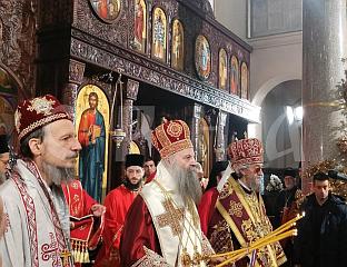 ПОЧЕЛА СВЕТА АРХИЈЕРЕЈСКА ЛИТУРГИЈА У ХРАМУ ХРИСТА СПАСИТЕЉА