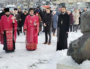 СЛУЖЕН ПОМЕН КОД СПОМЕН-БИСТЕ СПОМЕНКА ГОСТИЋА