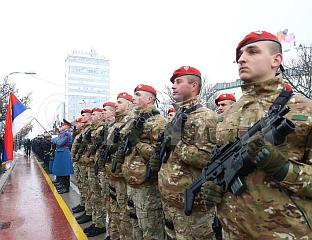 ЗАВРШЕН СВЕЧАНИ ДЕФИЛЕ  ПОД СЛОГАНОМ "ЖИВЈЕЋЕ ОГЊИШТЕ"