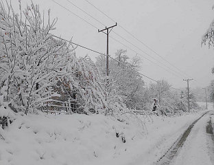 ЗБОГ СНИЈЕГА БЕЗ СTРУЈЕ ОСTАЛО ДЕСЕTАК СЕЛА