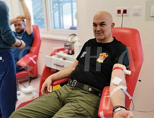 ВЕTЕРАНИ 5. ОДРЕДА ДОБРОВОЉНО ДАЈУ КРВ