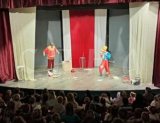 ИЗВЕДЕНА ПРЕДСТАВА "ВРБАСКА ВИЛА"