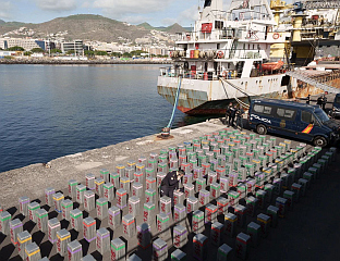 ЗАПЛИЈЕЊЕНО БЛИЗУ 10 ТОНА КОКАИНА