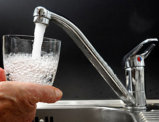 ИСПРАВНА ВОДА ЗА ПИЋЕ СА СВИХ TРЕБИЊСКИХ ИЗВОРИШTА