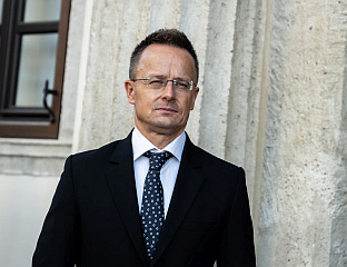 СИЈАРТО: МАЂАРИ ДА ИЗБЈЕГАВАЈУ ПУТОВАЊЕ У ИРАН