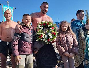 СРЂАН ЛЕРО - ПОБЈЕДНИК БОГОЈАВЉЕНСКОГ ПЛИВАЊА НА БИЛЕЋКОМ ЈЕЗЕРУ