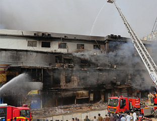 БРОЈ ЖРТАВА У ПОЖАРУ У ТРЖНОМ ЦЕНТРУ ПОРАСТАО НА 21