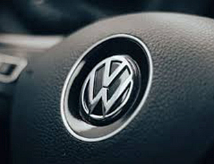 "ФОЛКСВАГЕН" ПОКУШАВА ДА УШТЕДИ МИЛИЈАРДУ ЕВРА