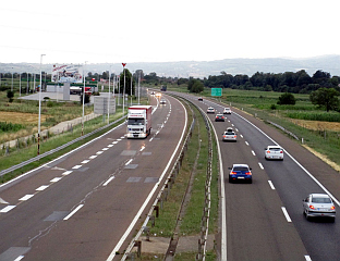 САОБРАЋАЈ БЕЗ ЗАСТОЈА НА ВЕЋИНИ ПУТНИХ ПРАВАЦА