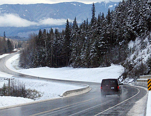 КОЛОВОЗИ ПРЕТЕЖНО МОКРИ, УЧЕСТАЛИ ОДРОНИ