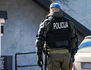 КОД ТУЗЛАКА ПРОНАЂЕНО ПОЛА КИЛОГРАМА ДРОГЕ