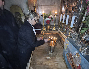 ТРИШИЋ БАБИЋ И ДОДИК У ЦРКВИ СВЕТОГ ГРОБА У ЈЕРУСАЛИМУ