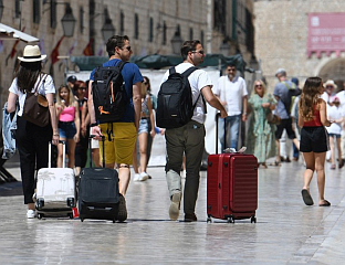 ЧЕТВРТА ГОДИНА У НИЗУ СА РЕКОРДНИМ БРОЈЕМ НОЋЕЊА