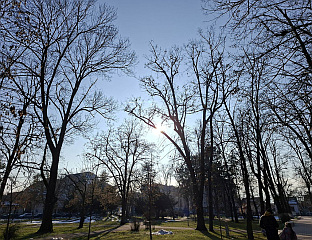 СУТРА ОБЛАЧНО, НА СЈЕВЕРУ И ИСТОКУ ТОПЛИЈЕ ОД ПРОСЈЕКА