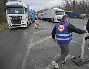 БЛОКИРАНА ВЕЋИНА ТЕРЕТНИХ ТЕРМИНАЛА НА УЛАЗУ И ИЗЛАЗУ ИЗ СРБИЈЕ