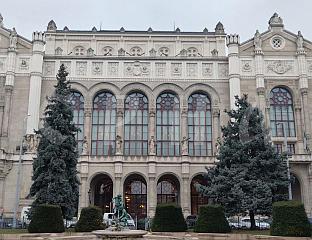 ПАЛАTА ПЕШTИ ВИГАДО - СЈЕДИШTЕ МАЂАРСКЕ АКАДЕМИЈЕ УМЈЕTНОСTИ