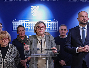 ЉЕВИЦА ПОРУЧИЛА ДА ЈЕ ПОТРЕБНО ОДУПРИЈЕТИ СЕ "ЗА ДОМ СПРЕМНИМА"