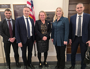 ЦВИЈАНОВИЋЕВА СА ЧЛАНИЦОМ КОНГРЕСА ИЗ ДЕМОКРАТСКЕ СТРАНКЕ