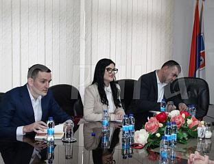 ИВАНОВИЋ СА ИГЊАТОВИЋЕВОМ О ПОДРШЦИ НЕЗАПОСЛЕНИМ РОДИТЕЉИМА ЧЕТВОРО И ВИШЕ ДЈЕЦЕ