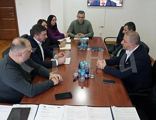 ПОТПИСАН СПОРАЗУМ ЗА ИЗГРАДЊУ ТРЕЋЕ САОБРЋАЈНЕ ТРАКЕ У МЈЕСТУ КОВАЊ