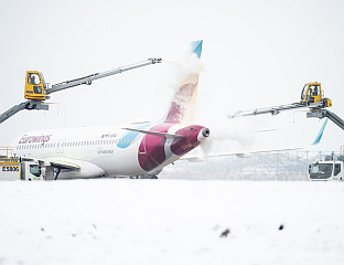 СНИЈЕГ И ЛЕДЕНА КИША ОМЕТАЈУ РАД АЕРОДРОМА У БЕРЛИНУ