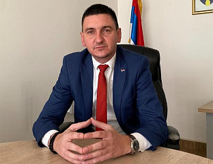 ТЕШИЋ ОСУДИО НАПАД НА САЈЛОВИЋА