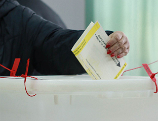 СИНИШИ КАРАНУ 267 ГЛАСОВА, БРАНКУ БЛАНУШИ 72 ГЛАСА