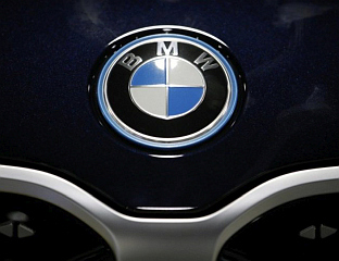 "БЕ-ЕМ-ВЕ" ПОВЛАЧИ СТОТИНЕ ХИЉАДА АУТОМОБИЛА ЗБОГ МОГУЋЕГ ПОЖАРА