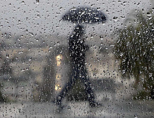 СУТРА ОБЛАЧНО СА ПАДАВИНАМА, ДО 17 СТЕПЕНИ