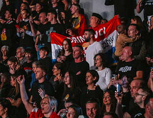 НА КОНЦЕРТУ ТОМПСОНА ПУБЛИКА УЗВИКИВАЛА "ЗА ДОМ СПРЕМНИ!"