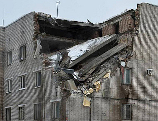 СРУШИЛА СЕ ЗГРАДА ВОЈНЕ ПОЛИЦИЈЕ